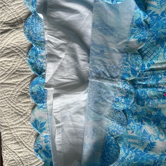 Lilly Pulitzer Blue and White Patterned Skirt size 16 NWT - Picture 3 of 4